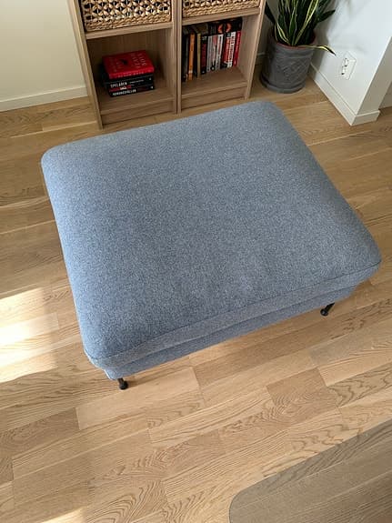 Fotpall/sittpall med förvaring