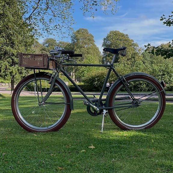 Nyservad! Stilren cykel, Retro, Olivgrön, Cognacsdäck, Brooks-sadel, 3 växlar