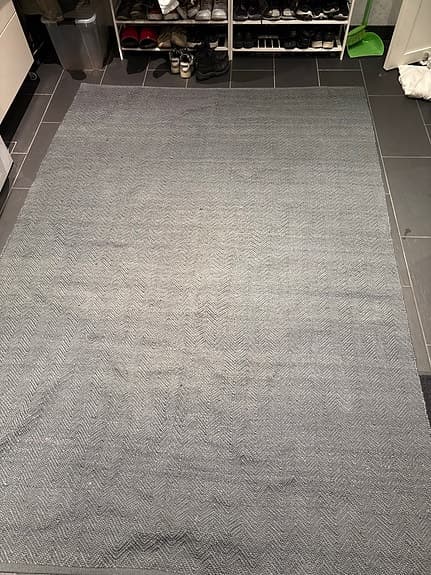 Stor Dixie-matta, mörkgrå perfekt för home staging