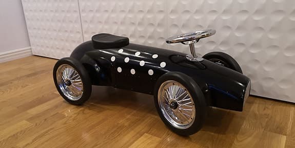 SE PRIS! Snygg retro plåtbil