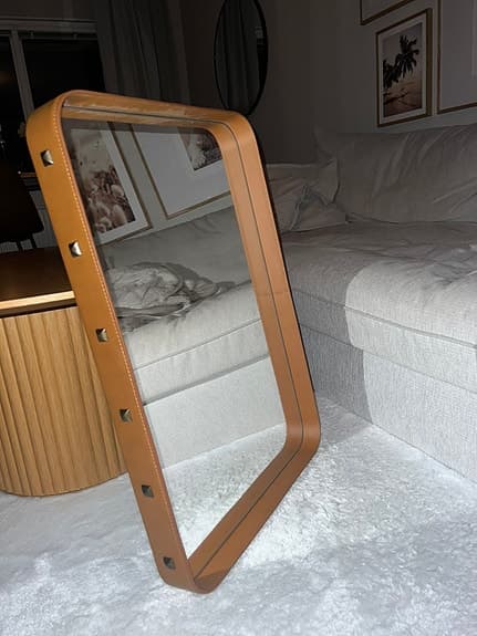 Gubi Väggspegel i trä