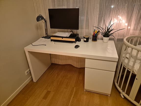 Skrivbord IKEA MALM – mycket gott skick