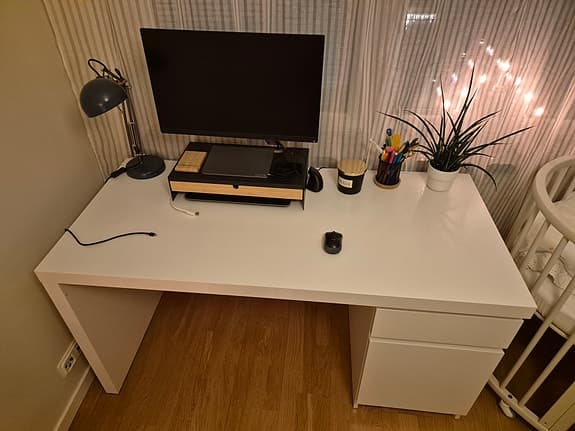 Skrivbord IKEA MALM – mycket gott skick