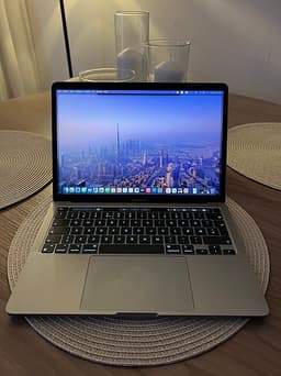 MacBook Pro 13” (2020) – Apple M1 | 8 GB RAM | 500 GB SSD