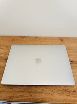 MacBook Air 13 M1 / 8 GB RAM/ 256 GB  (2020) - Silver/ /Baterihälsa 99%