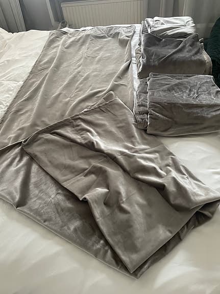 4 stycken grå mörkläggningsgardiner sammet 140x300 cm