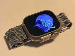 Apple Watch Ultra med Milanese loop