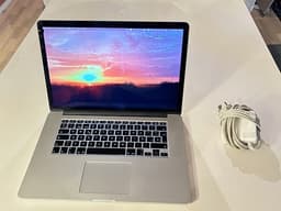 Apple MacBookPro 15” Nollad & Klar