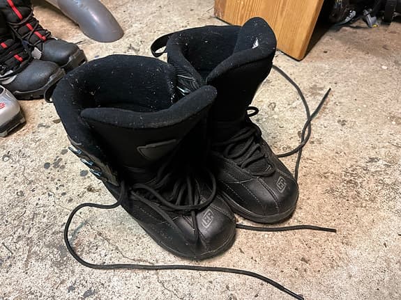 Snowboardboots storlek 33