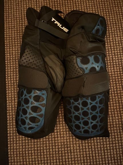 True SR S Ishockeybyxor Svart