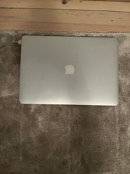 Apple MacBook Air 13-tum bärbar dator – allt medföljer!