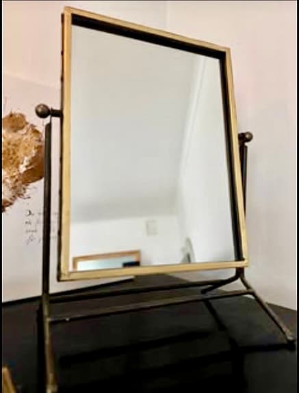 Bordsspegel med ram i metall