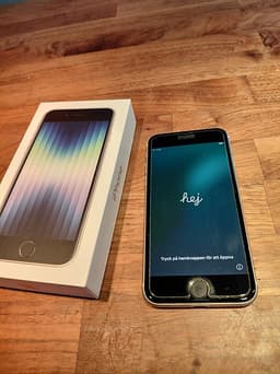 Apple iPhone SE 64 GB 3 gen (2024)