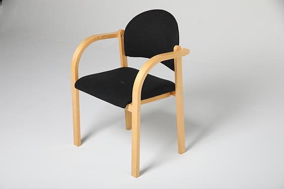 Karmstol i fint skick av IKEA