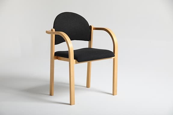 Karmstol i fint skick av IKEA