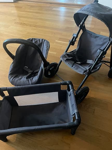 Leksaks Barnvagn med liggdel och sittdel i svart/grå
