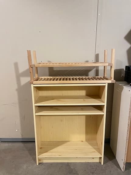 Trähylla/skåp + skohylla i trä