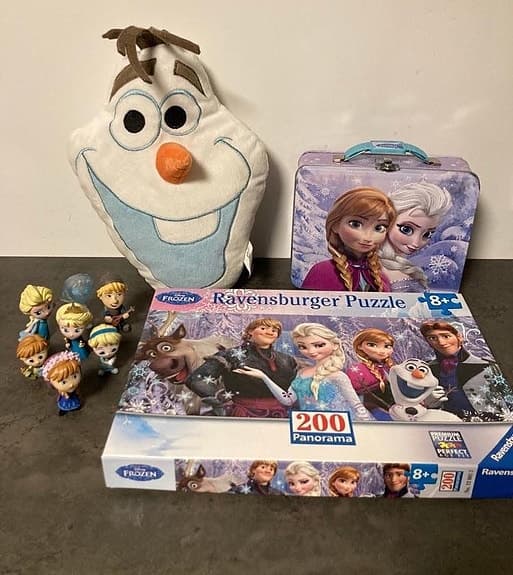 Frozen Paket: Pussel, Figurer, Väska och Gosedjur