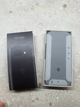 Google Pixel 9a mobiltelefon oanvänd / öppnad helt ny