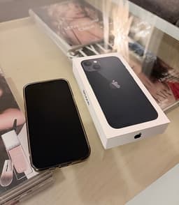 Apple iPhone 13 128 GB svart