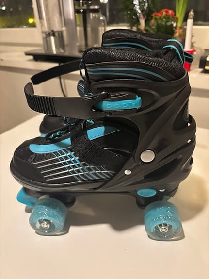 Fina oanvända rullskridskor