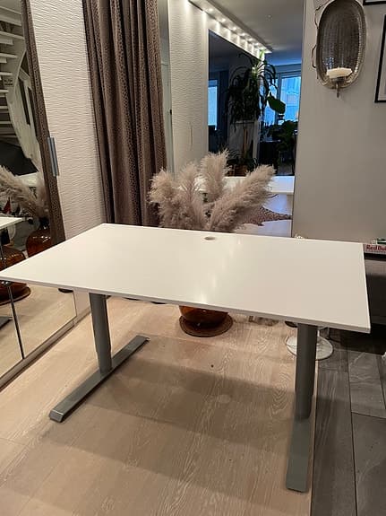 Höj- och sänkbart skrivbord (ur funktion)