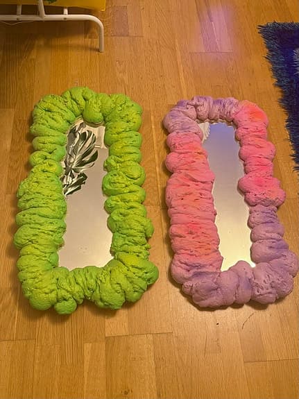 2 FÄRGGLADA DESIGN SPEGLAR