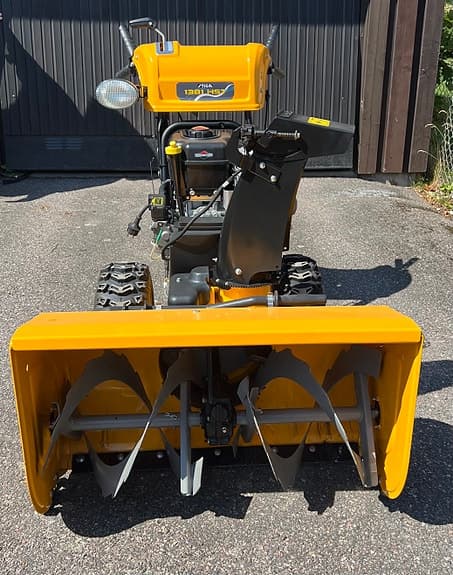 Snöslunga av modellen Stiga 1381