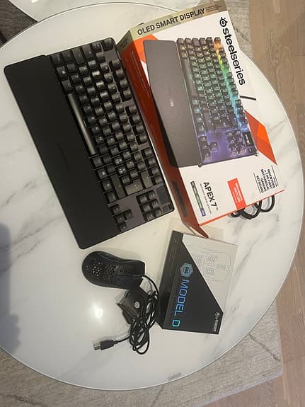 SteelSeries Apex 7 TKL Mekaniskt tangentbord svart + Glorious Model D Gamingmus
