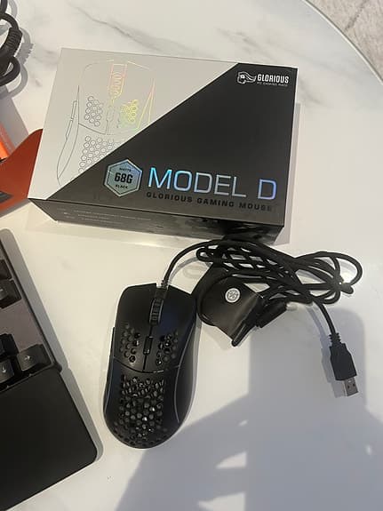 SteelSeries Apex 7 TKL Mekaniskt tangentbord svart + Glorious Model D Gamingmus