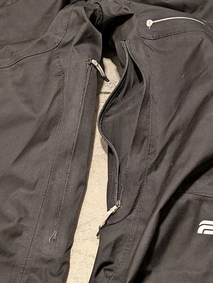 Everest skidbyxor,  svarta storlek 38 dam eller strlk S för män.