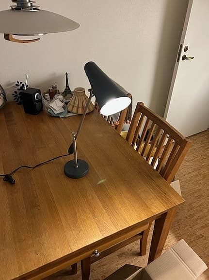 Northern Birdy – retro-bordslampa, grå