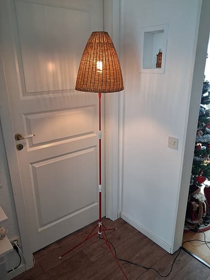 IKEA GOLVLAMPA