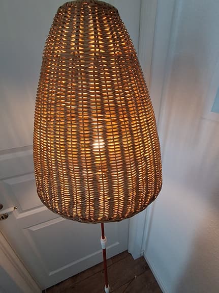 IKEA GOLVLAMPA