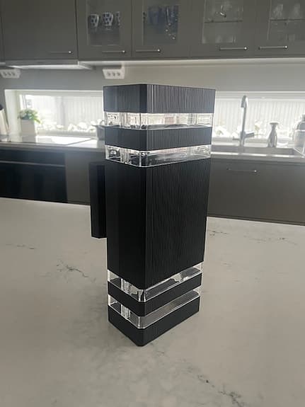 Utebelysning 8 st lampor (4 helt nya + 4 lite använda)