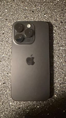 Apple iPhone 15 Pro - 128 GB - SVART