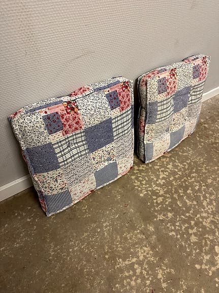 2 st sittdynor i patchwork