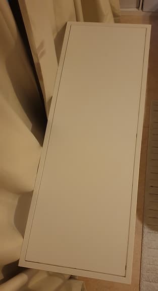Vittsjö hylla med glas- och bottenhyllor