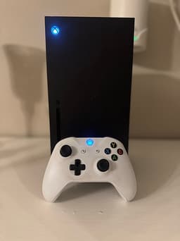 Xbox Series X Spelkonsol med vit handkontroll