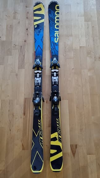 Pistskidor Salomon X-race FTF 165cm, R13