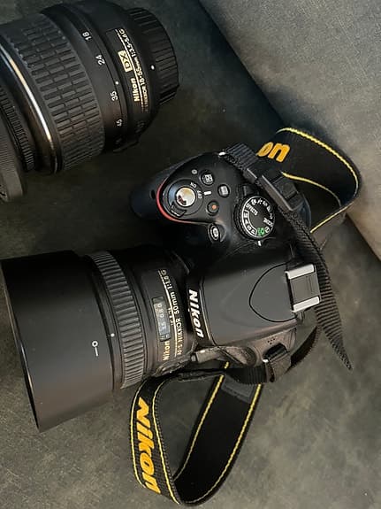 Nikon D5100 + 18-105 - Med två objektiv