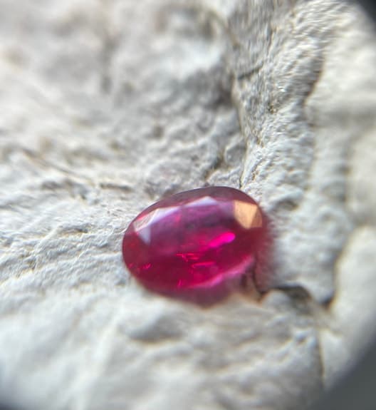 Rubin ädelsten 0.55 ct Mogok Burma