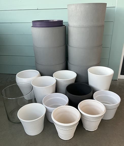 18 blomkrukor – stort paket 350 kr (nypris ca 1400 kr) 🌿