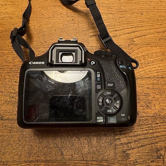 Canon 1300D EF-S 18-55 IS II - 50 mm f/1,8 - fjärrutlösare