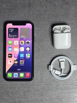 iPhone XR | Med hörlurar