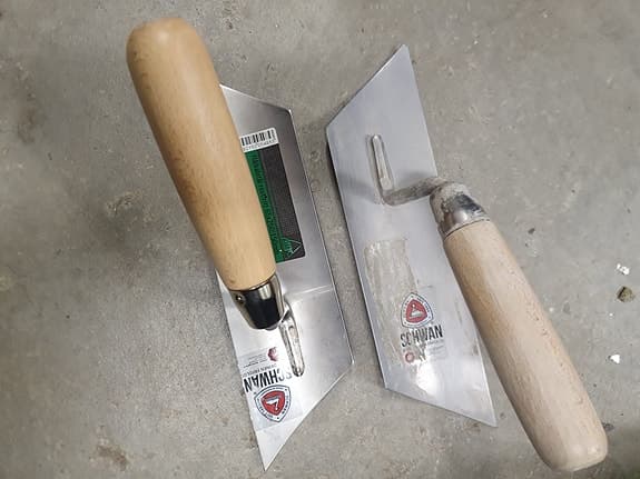 Skyddshälm/Hörslkåpor/kapselhörsydd/knäskydd. Etc