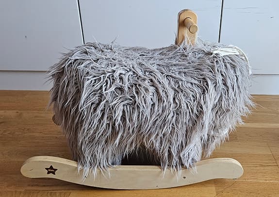 Gungmammut/gunghäst Kid's Concept