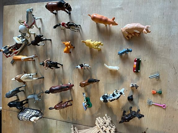 Schleich Häststall med tillbehör