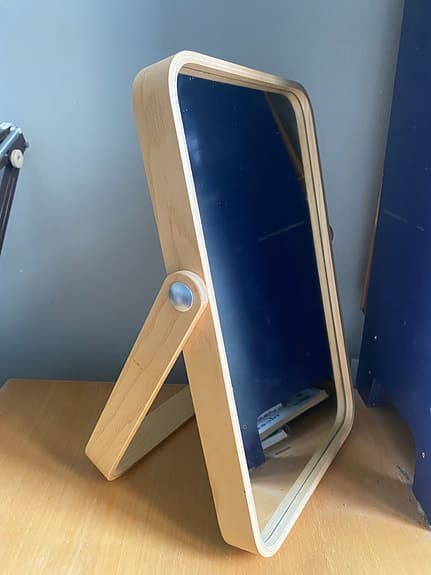 IKEA spegel i trä med ställning
