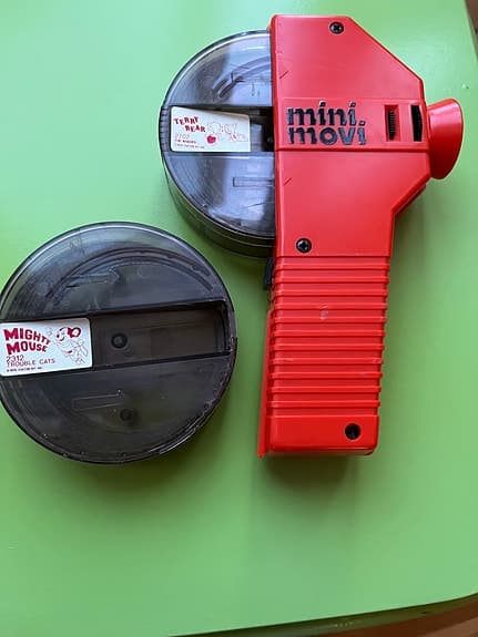 Projektor i plast mini movi 60-70 tal